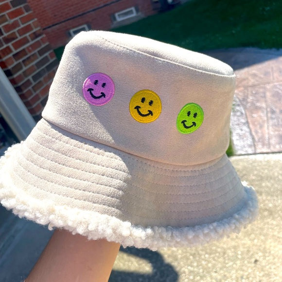 Women’s Bucket Hat - Picture 1 of 5